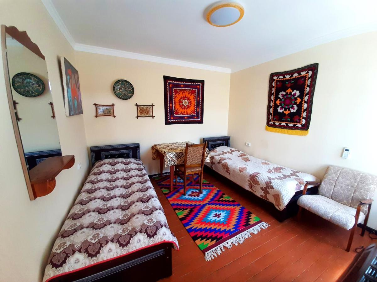 בוקורו Art Guest House Usto מראה חיצוני תמונה