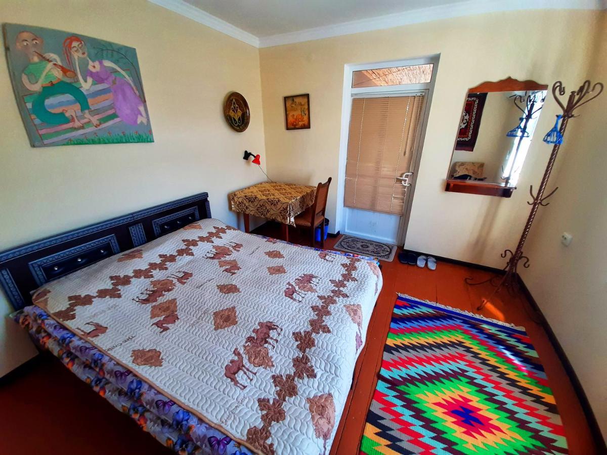 בוקורו Art Guest House Usto מראה חיצוני תמונה