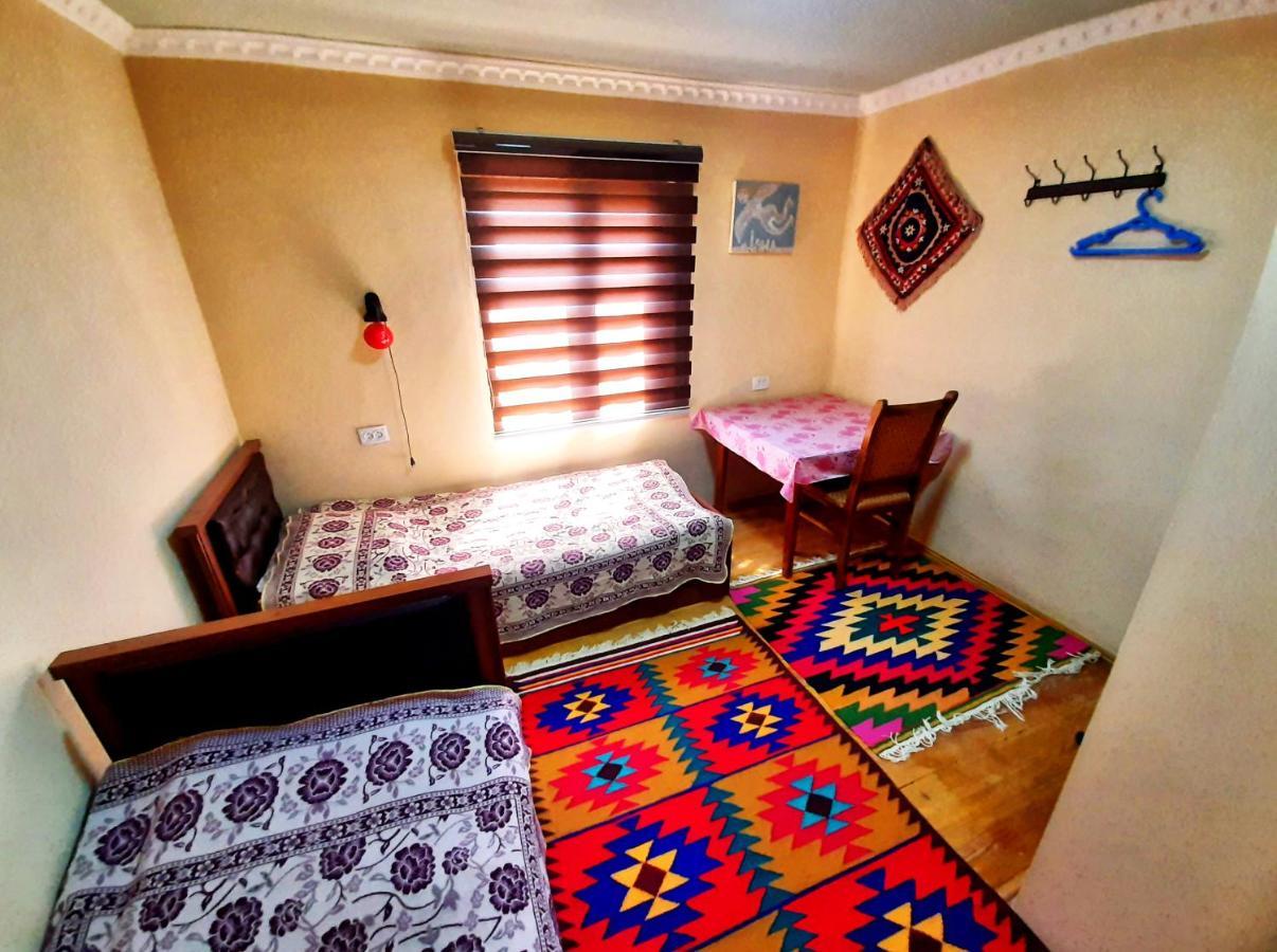 בוקורו Art Guest House Usto מראה חיצוני תמונה