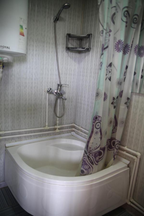 בוקורו Art Guest House Usto מראה חיצוני תמונה