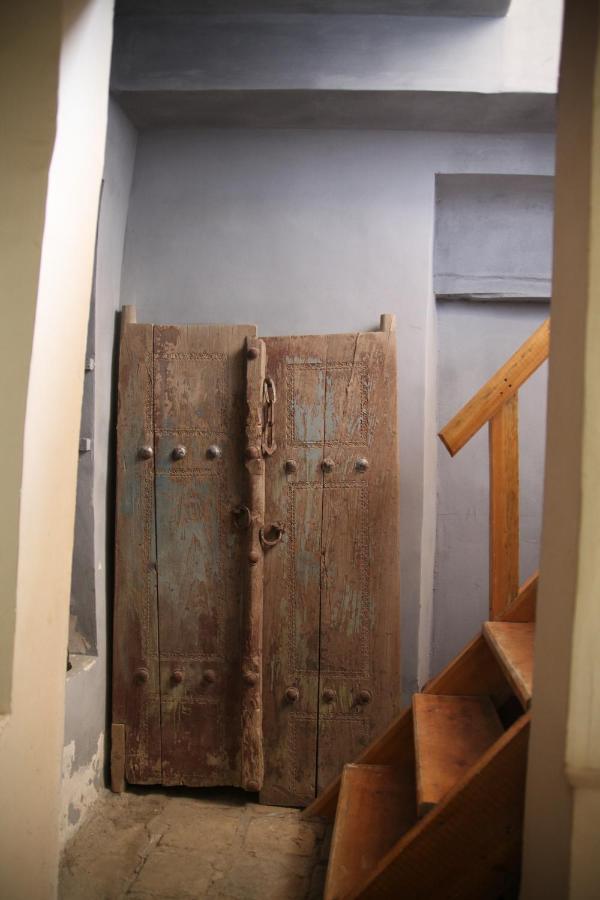 בוקורו Art Guest House Usto מראה חיצוני תמונה