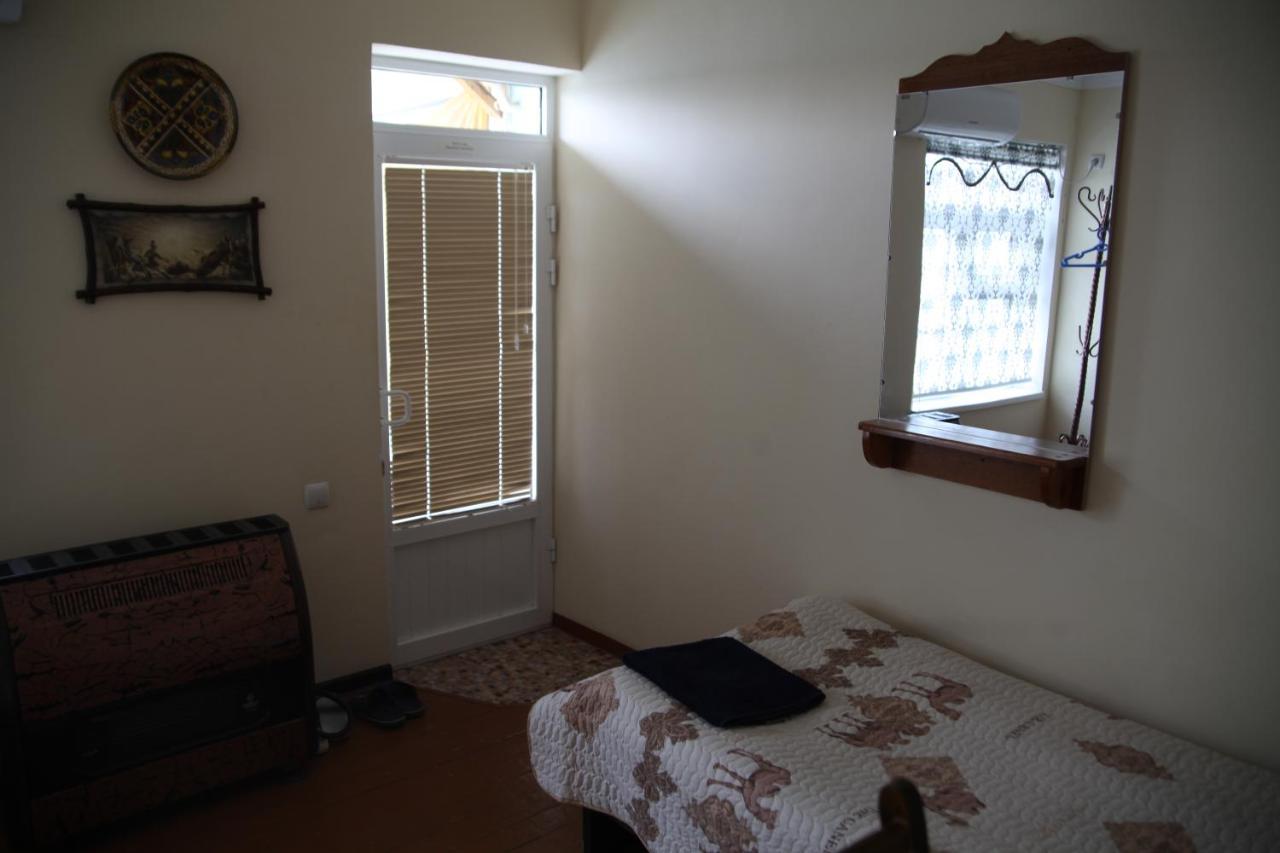 בוקורו Art Guest House Usto מראה חיצוני תמונה