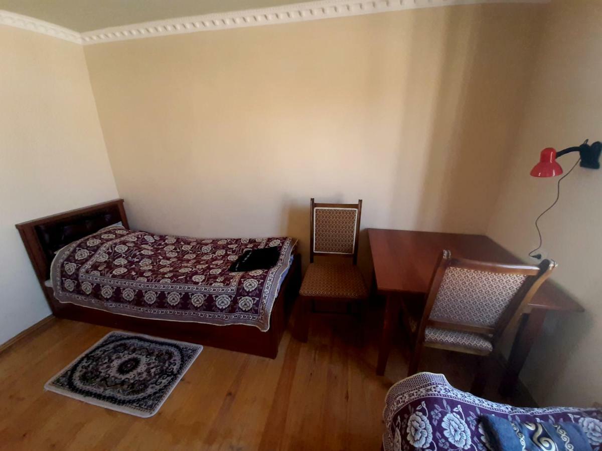 בוקורו Art Guest House Usto מראה חיצוני תמונה